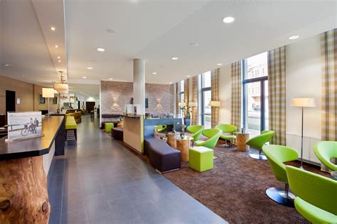 Centrally located in the city centre, the holiday inn express gütersloh awaits you with 126 stylish and functional rooms. Holiday Inn Express Augsburg - Success Hotel Group