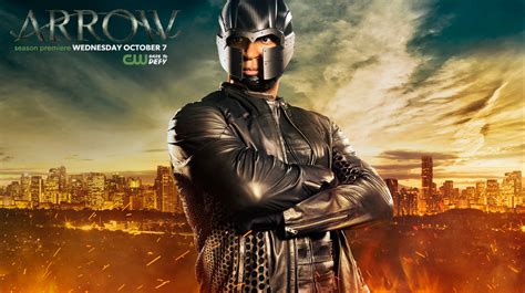 Stephen Amell Rocks New ‘green Arrow Costume For Season 4