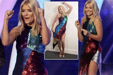 On Fire Tonight Holly Willoughby Stuns Dancing On Ice Viewers With Gorgeous Glittery Disco