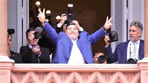 El Pésame Del Pueblo Argentino A Diego Maradona Dios Del Futbol Y Más Nota De Tapa