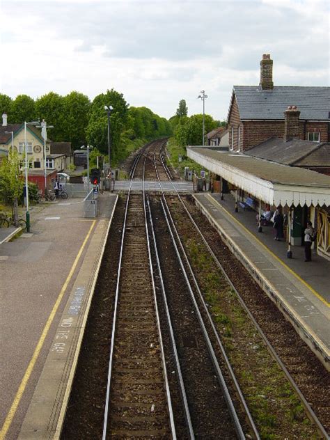 Angmering Station Looking West © Janine Forbes Cc By Sa20 Geograph