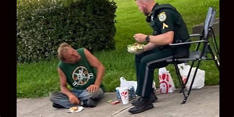 Photo Of Florida Sheriffs Deputy Eating Lunch With Homeless Man Goes Viral Fox News