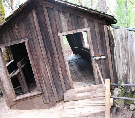 the oregon vortex at gold hill was developed in the 1920 s as a place of mystery where optical