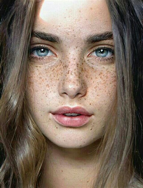 Pin By Carlos Heber On Faces Of Beauty Beautiful Freckles Brown
