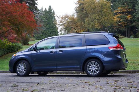 How does the 2014 toyota sienna compare to other minivans? 2014 Toyota Sienna XLE Limited Road Test Review | The Car ...