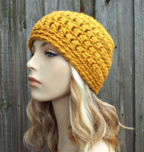 This chunky hat knitting pattern is perfect for beginners! Ravelry: 30 Minute Basic Beanie pattern by Diane Serviss ...