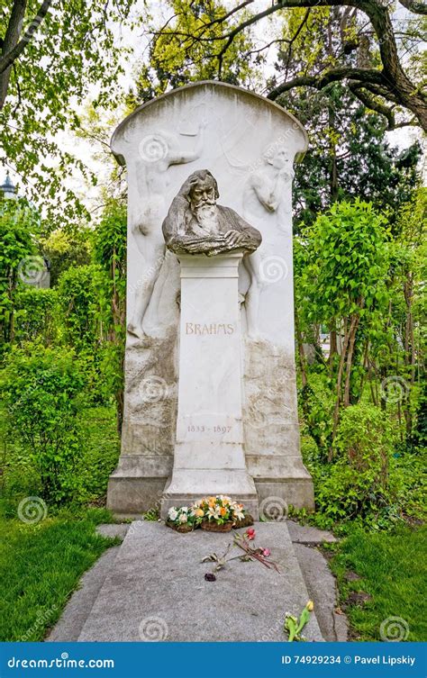 Vienna Austria April 23 2016 Grave Of Composer Brahms Editorial