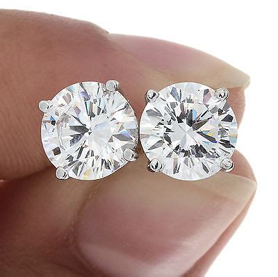 The item you've selected is exceptional and deserves special attention. 10 Things You Should Know About Diamond Stud Earrings | eBay