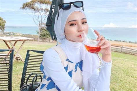Profil Dan Biodata Adira Salahudi Selebgram Cantik Asal Malaysia Yang Jadi Role Model Para