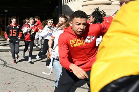 What We Know Kansas City Chiefs Embrace Community As Shooting