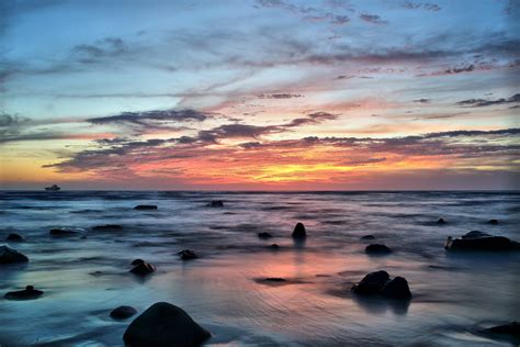 Gambar Pantai Laut Batu Lautan Horison Awan Langit Matahari