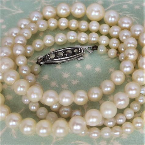 Vintage 1950 S Graduated Lustrous Creamy Akoya Pearl Necklace 16 Inch Pearls Cultured