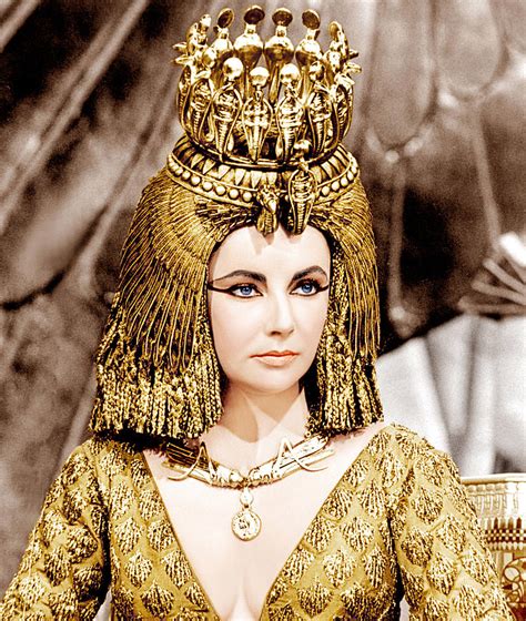 Elizabeth Taylors Gold Gown From Cleopatra Mistress Of Disguise