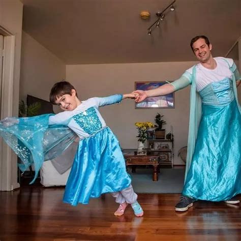 Dad Brings Parents To Tears By Wearing Elsa Costume With Son To Frozen