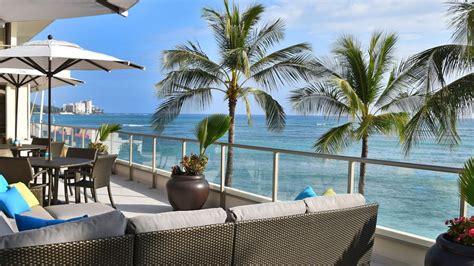 Outrigger Reef Waikiki Opens New Oceanfront Club Lounge
