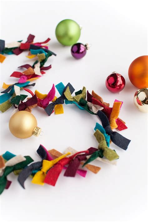 15 Fun And Unique Diy Christmas Garlands