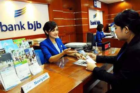 Bank rakyat indonesia (persero) tbk. Pengertian, Tugas dan tanggung jawab Customer Service Bank ...