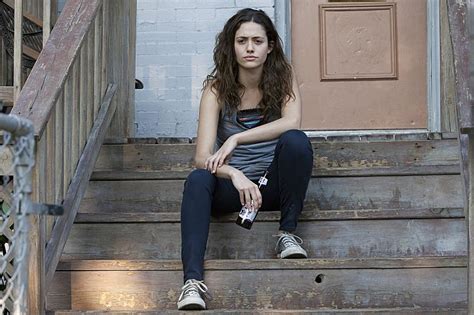Emmy Rossum Halts Shameless S8 To Fight For Equal Pay The Mary Sue
