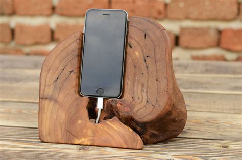Diy Phone Stand And Dock Ideas That Are Out Of The Box Diy Phone