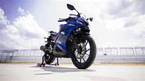 Explore yamaha r15 v3.0 price in india, specs, features, mileage, yamaha r15 v3.0 images, yamaha news, r15 v3.0 review and all other yamaha bikes. Yamaha R15 V3 HD wallpapers | IAMABIKER - Everything ...