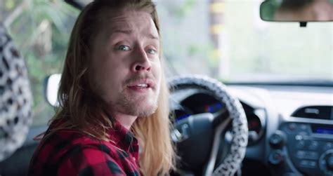 What ‘home Alone’ Mega Celebrity Macaulay Culkin Looks Like Now Lushy Viral