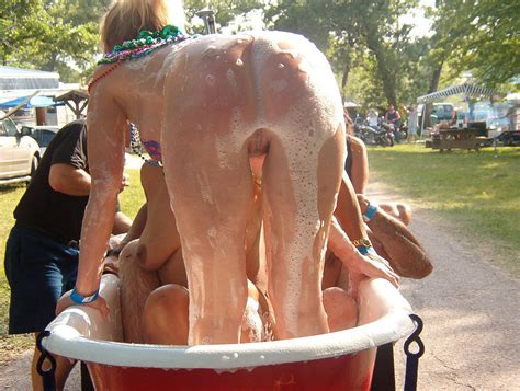 Soapy Bath In Public Porn Photo Eporner