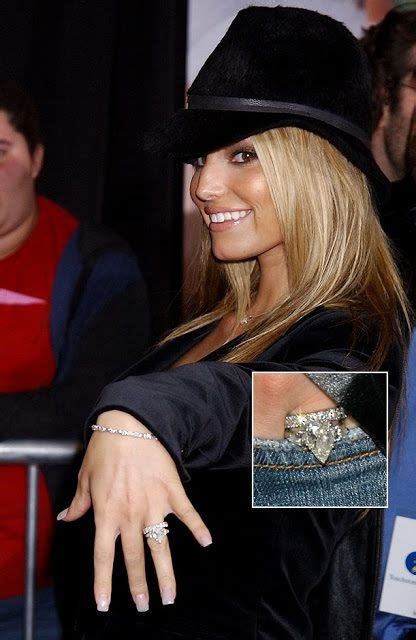 Jessica Simpson S Engagement Ring From Nick Lachey Was A 4 Carat Pear