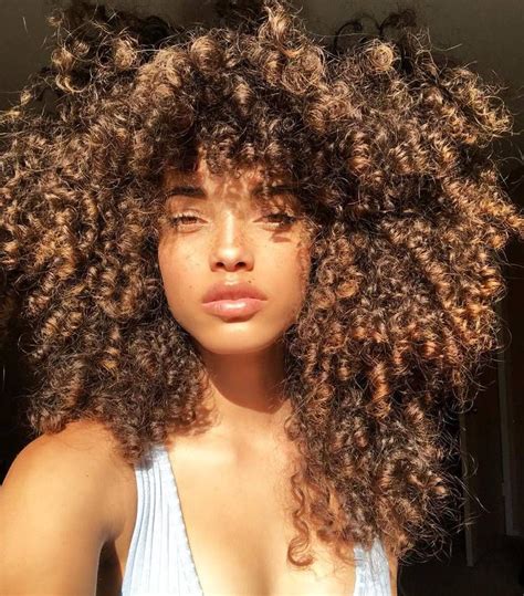 A Model On How She Finally Learned To Embrace Her Curls Curly Hair Styles Naturally Curly