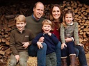 Caras | Divulgado oficialmente o postal de Natal de William e Kate com ...