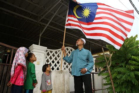 Ambangan height zon kenanga( antara hospital sultan abdul halim dan ambangan height). Tetap semangat sambut merdeka - Utusan Digital