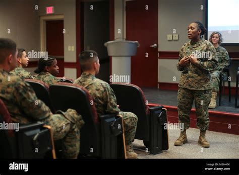 Us Marine Corps Staff Sgt Natalie Wilson An Instructor With Ground Supply School Marine