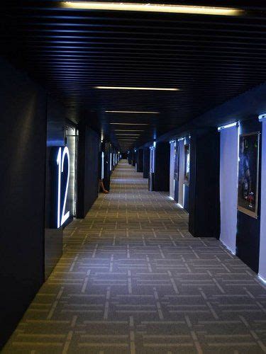 2 (iulius mall), telefon cinema city: The corridor leading to the 12 halls. At Premium-X Cinemas ...