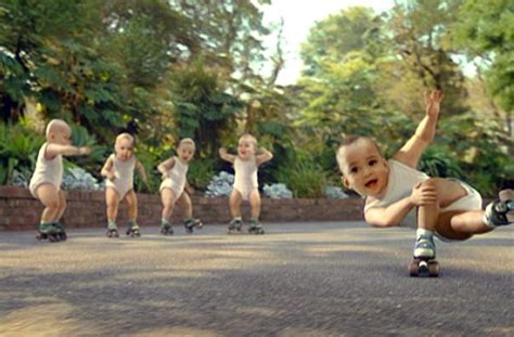 Sag Mir Gehirn Zersetzen Babies On Roller Skates Video Horizont Links Regan