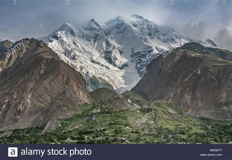 Himalayas Travel Hi Res Stock Photography And Images Alamy