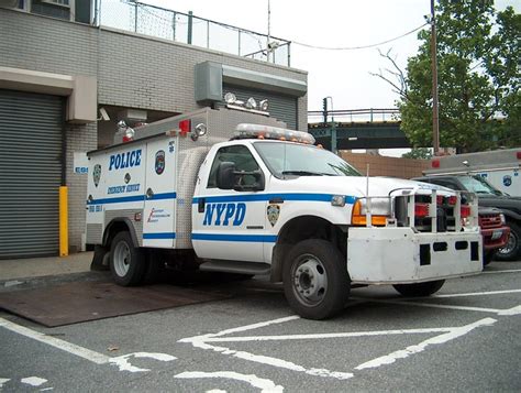 Nypd Emergency Services Unit Esu Truck 8 Rep Radio Emer Flickr