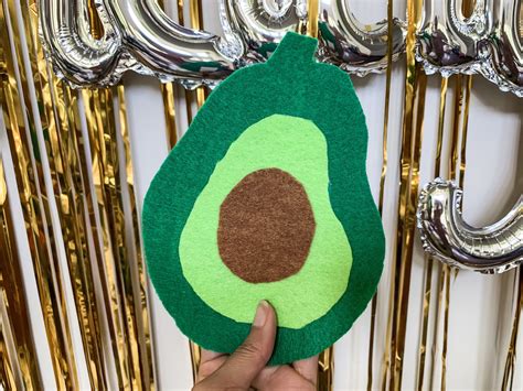 It's not like high chair banners will make or break a first birthday party. DIY Avocado High Chair Banner - Stylish Pharmacist | High chair banner, Felt diy, Diy