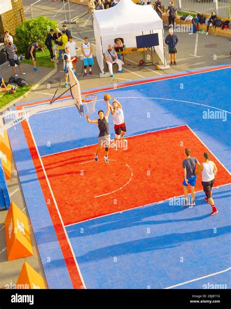 Basketball Streetball Hi Res Stock Photography And Images Alamy