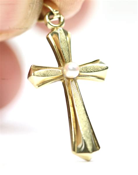 Superb Vintage 14k Yellow Gold Cross Pendant With Cultured Pearl