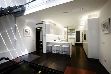 6 /10 a modern house that celebrates art. Pre-War Shophouse In Singapore Transformed Into Luxury Modern Home | iDesignArch | Interior ...