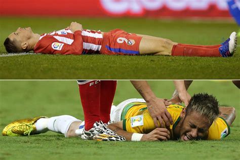 Neymars Dad Says Fernando Torres Injury Reminds Him Of Horror Foul On