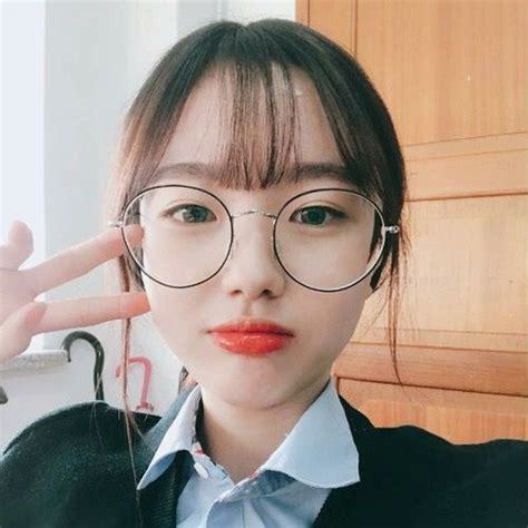 bangs and glasses cool glasses girls with glasses korean ulzzang ulzzang girl korean girl