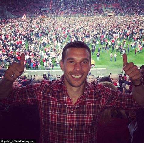 He 've got white face. Lukas Podolski kembali ke FC Koln - Stylo Sport