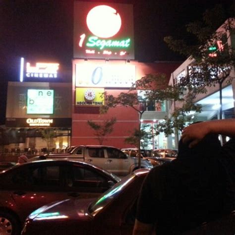 Lungitaiment masss showtime in malaysia. One Segamat Shopping Mall - 40 tips