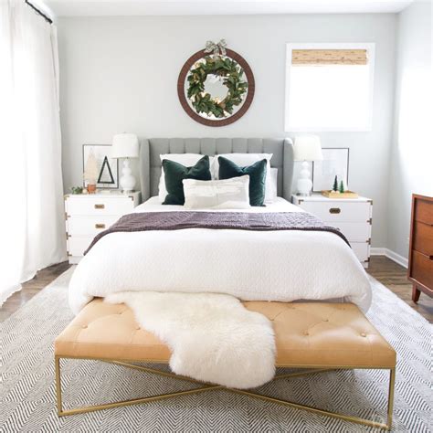 How to Decorate your Bedroom for the Holidays | The DIY Playbook