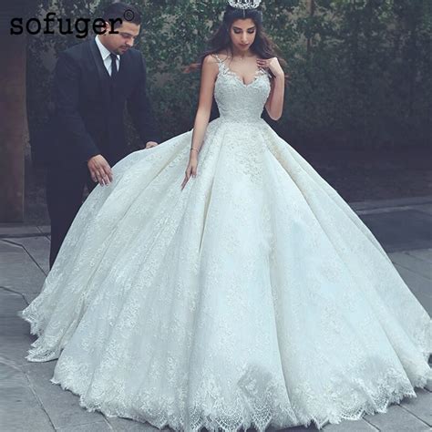 Luxury Princess Flower Ball Gown Appliques Deep V Neck Pleat Tulle