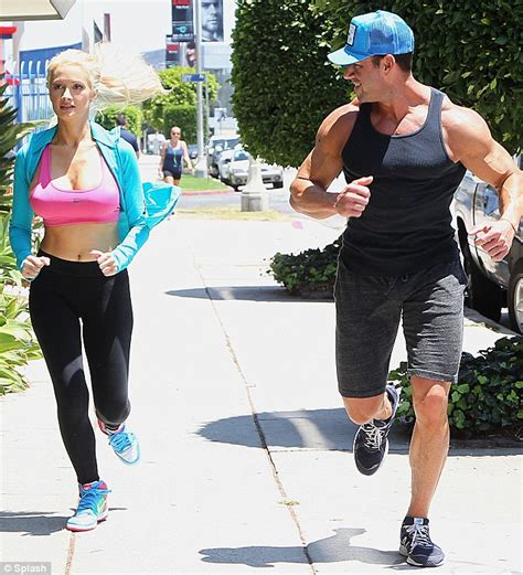 Holly Madison Bounces Around In Sports Bra While Jogging Daily Mail
