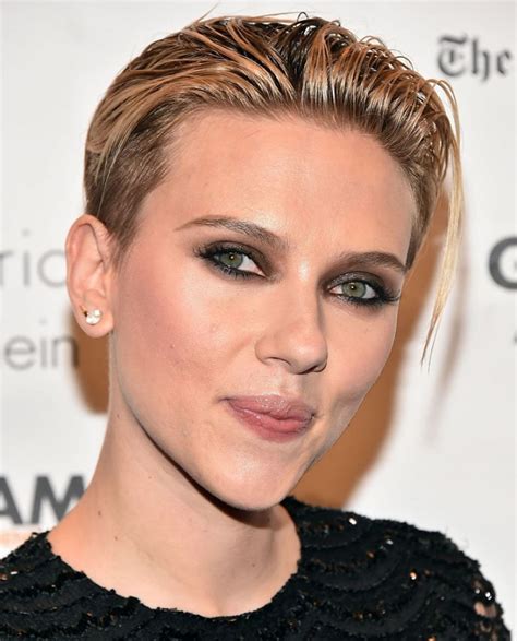 She had always wanted a career in the performing arts, and luckily, she had a very supportive family. Scarlett Johansson's Hairstyles 2018 & Bob+Pixie Haircuts for Short Hair - Page 3 - HAIRSTYLES
