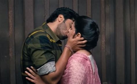 Top 10 First Time Onscreen Hot Kisses Of Bollywood Actresses Hot Kiss