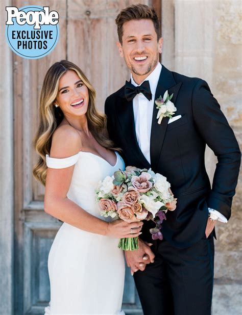 The Bachelorette S Jojo Fletcher And Jordan Rodgers Are Married