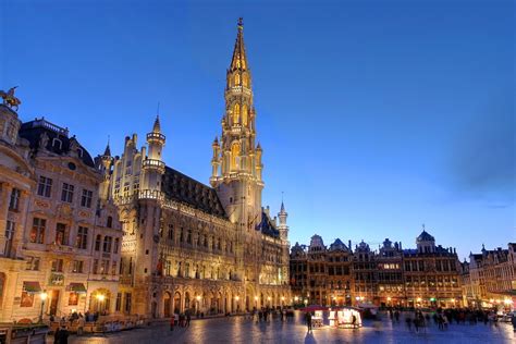 Encuentra consejos para organizar tu viaje a bruselas, descubre los principales atractivos turisticos y datos de interés en la guia de viajesbruselas con easyviajar. Si planea realizar un viaje por los Países Bajos , una de ...